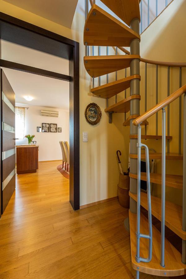 Golden Hope 4+1 Apartment Krk Krk Town Buitenkant foto