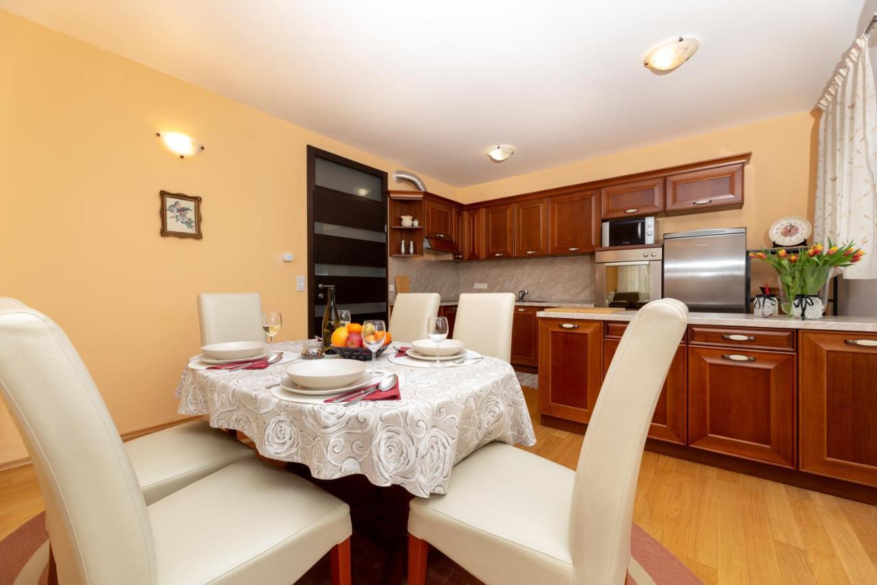 Golden Hope 4+1 Apartment Krk Krk Town Buitenkant foto