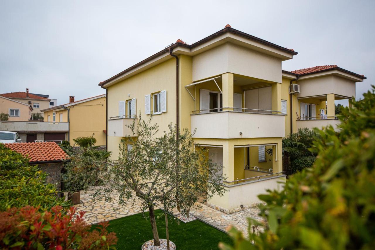 Golden Hope 4+1 Apartment Krk Krk Town Buitenkant foto